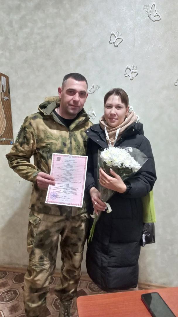 Ульяновский боец женился на возлюбленной.