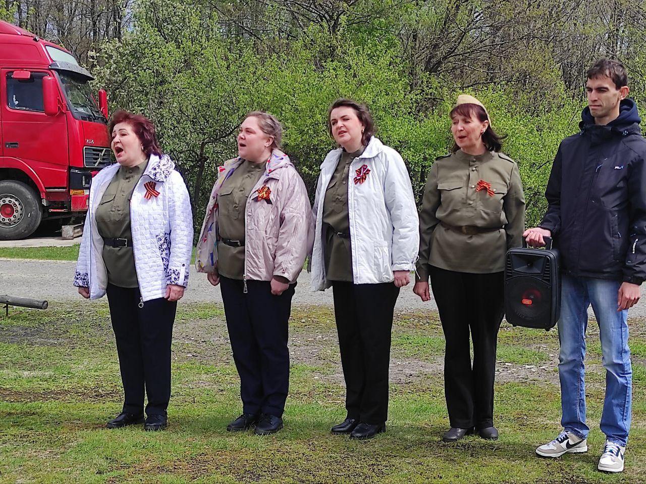 Искренние поздравления с Днем Победы принимают ветераны Великой Отечественной войны.