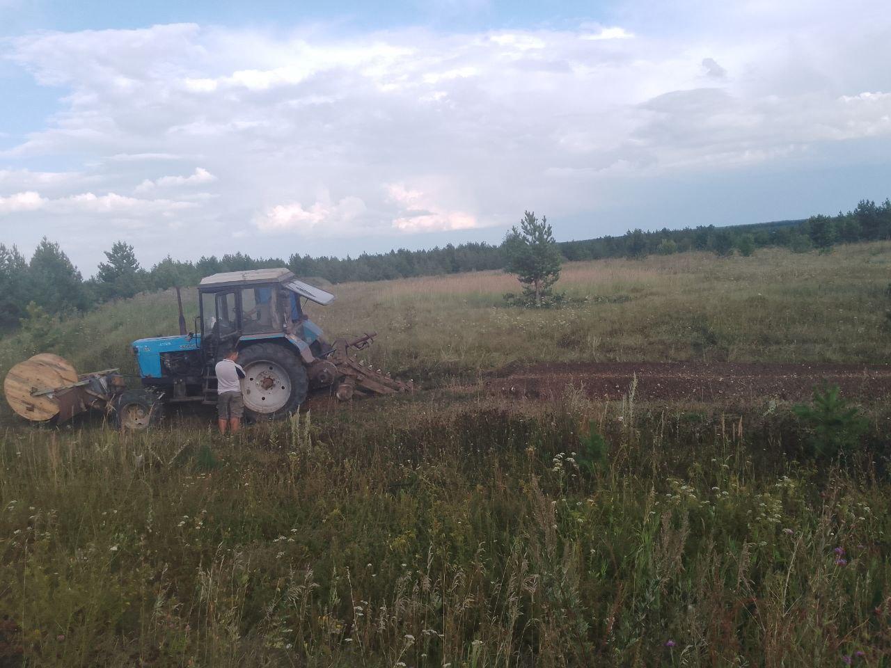 Продолжается установка сотовой связи.