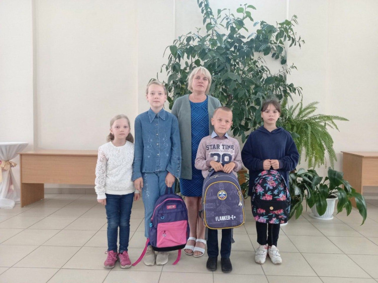 В Базарном Сызгане дан старт акции «Помоги собраться в школу».