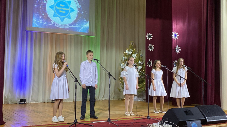 В Базарном Сызгане прошёл VI зональный фестиваль «Свет Рождественской Звезды».