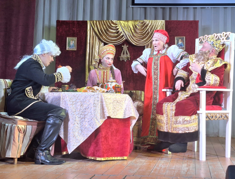 Новогодний спектакль.