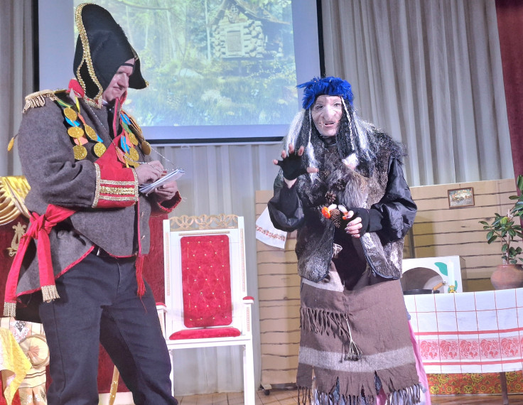 Новогодний спектакль.