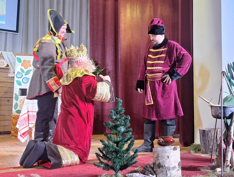 Новогодний спектакль.