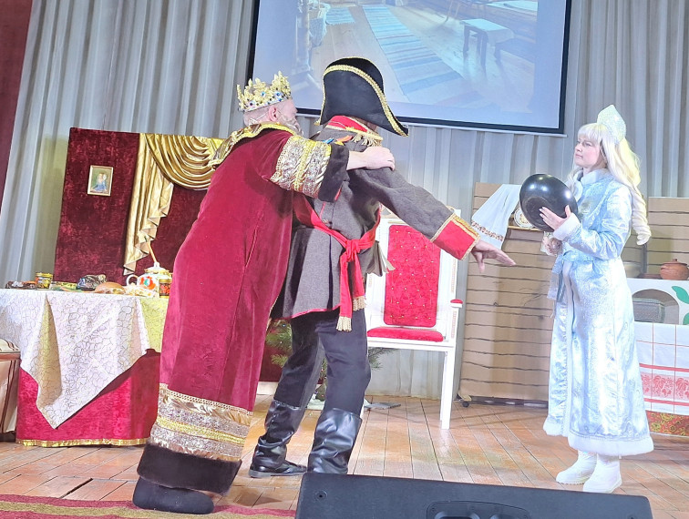 Новогодний спектакль.